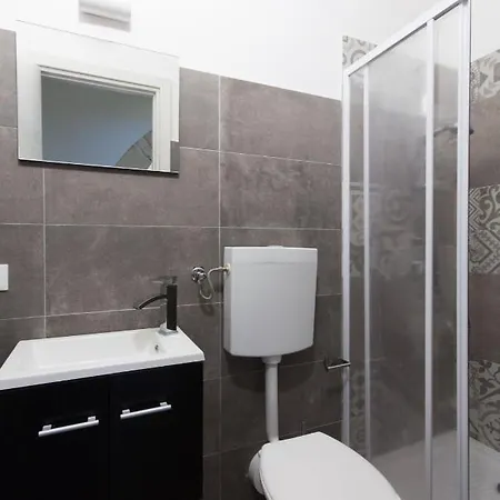 アパート Monolocali Leonardo *